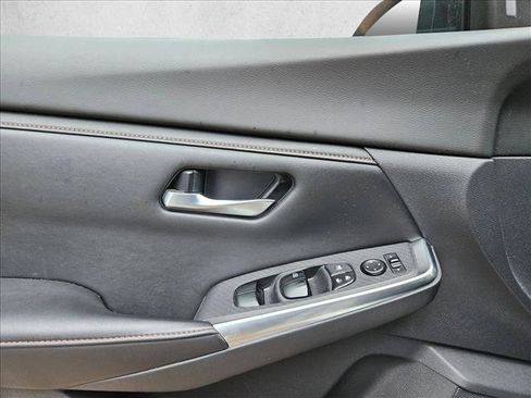 Used 2022 Nissan Sentra SR w/ SR Premium Package FWD image 22