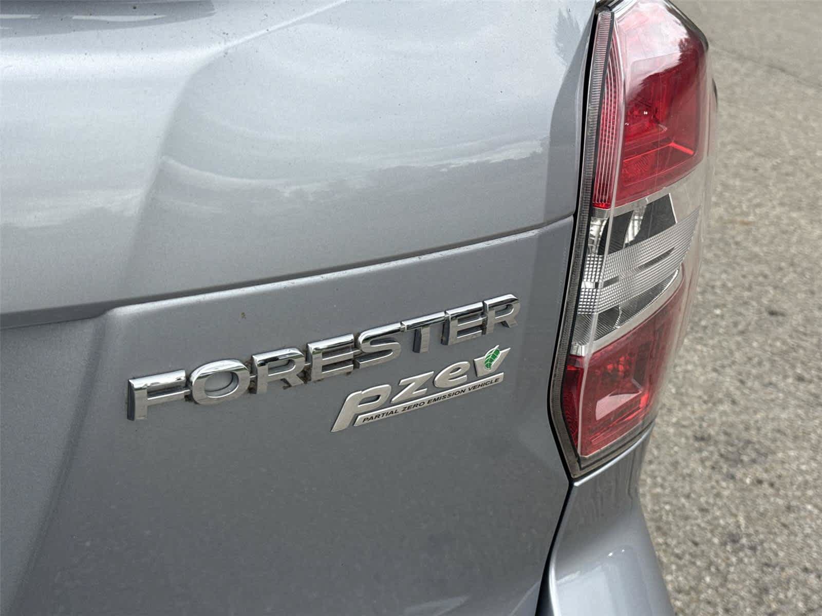 Used 2015 Subaru Forester 2.5i Premium w/ All-Weather Package AWD/4WD image 11