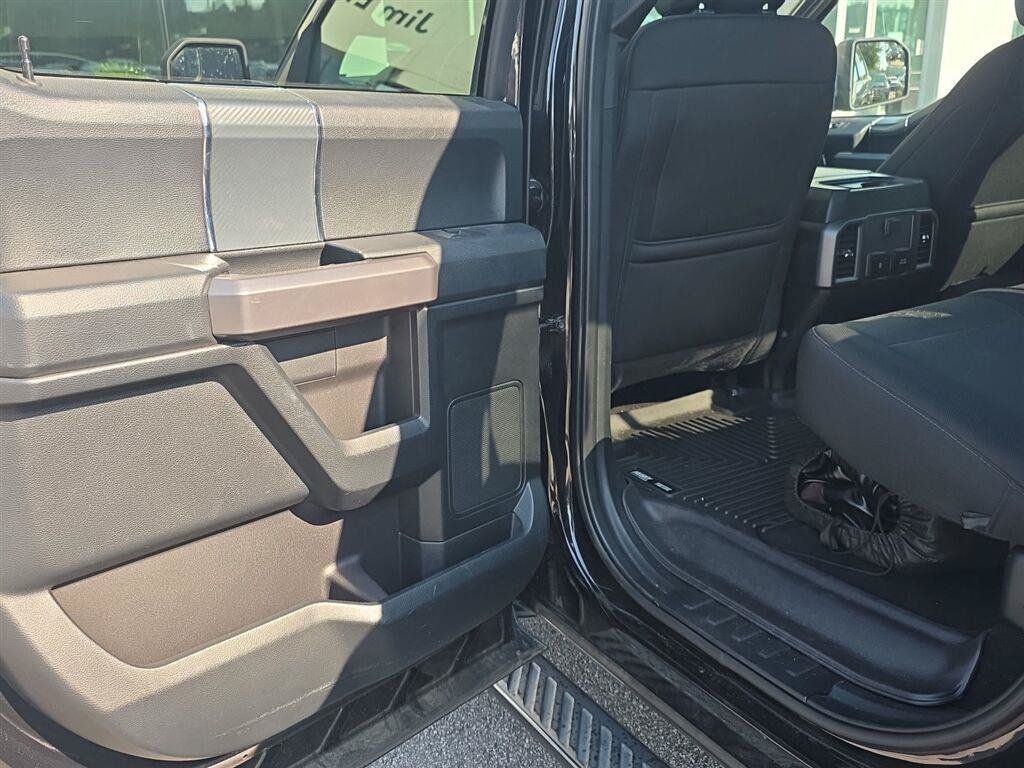 Used 2020 Ford F150 XLT w/ Equipment Group 302A Luxury AWD/4WD image 18