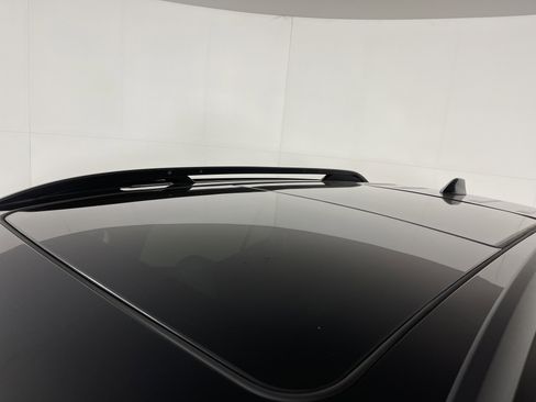 Used 2022 GMC Terrain SLE w/ Driver Convenience Package image 6