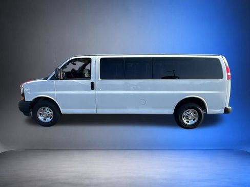 Used 2019 Chevrolet Express 3500 LS RWD image 3