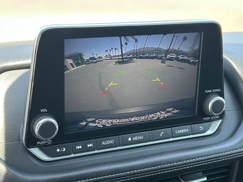 Used 2023 Nissan Rogue S FWD image 27