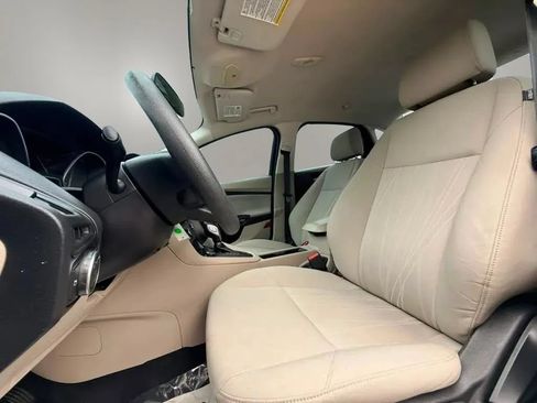 Used 2015 Ford Focus SE FWD image 11