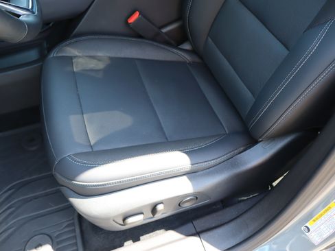 Used 2025 Chevrolet Equinox EV LT FWD image 17