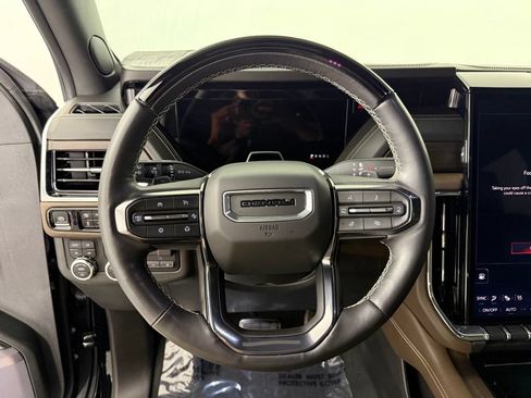 Used 2025 GMC Yukon XL Denali Ultimate AWD/4WD image 25