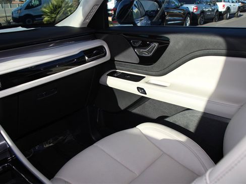 Certified 2025 Lincoln Aviator 2WD image 14