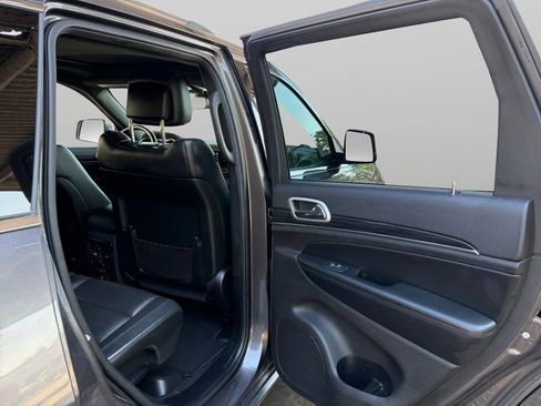Used 2020 Jeep Grand Cherokee Limited AWD/4WD image 11