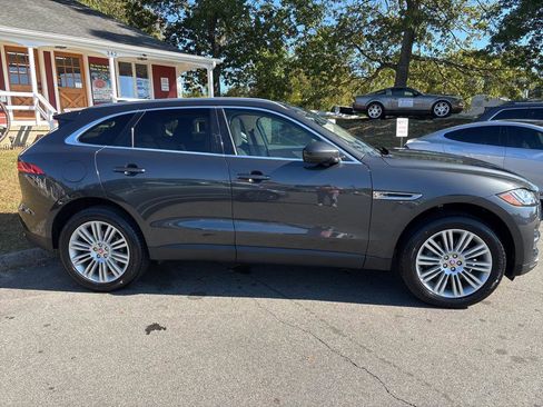Used 2020 Jaguar F-PACE Portfolio image 2
