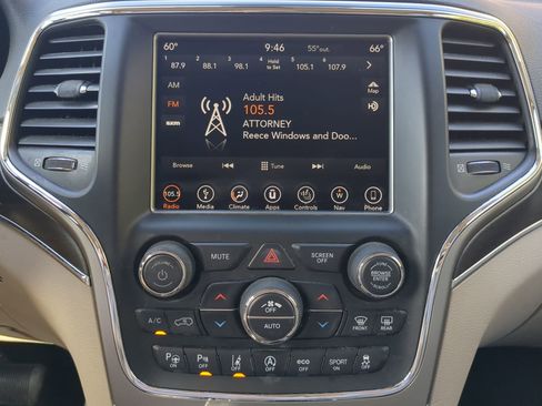 Used 2018 Jeep Grand Cherokee Limited image 50