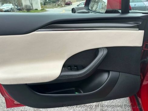 Used 2022 Tesla Model S Plaid image 12