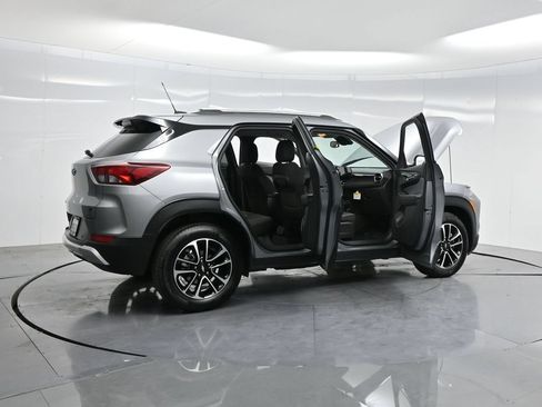 New 2025 Chevrolet TrailBlazer LT w/ Convenience Package FWD image 4