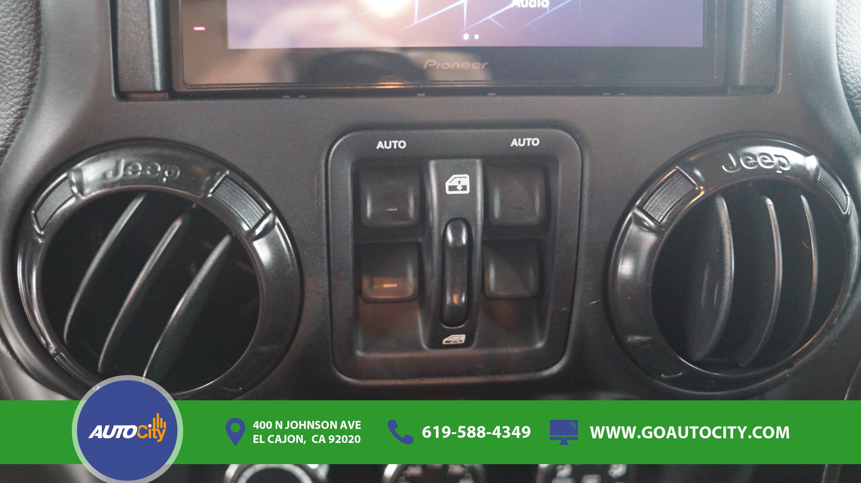 Used 2017 Jeep Wrangler Unlimited Rubicon AWD/4WD image 20