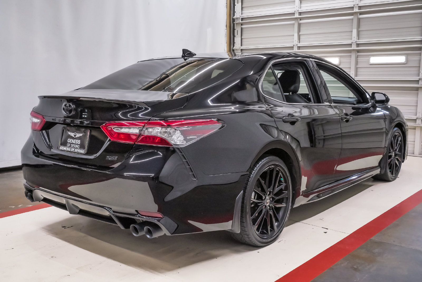 Used 2022 Toyota Camry XSE FWD image 6
