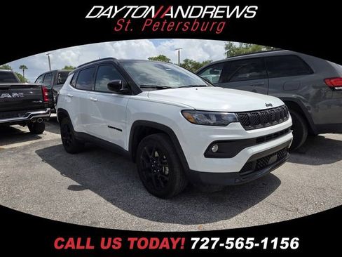 Used 2024 Jeep Compass Latitude w/ Convenience Group image 1