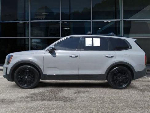 Used 2022 Kia Telluride EX w/ EX Premium Package image 6