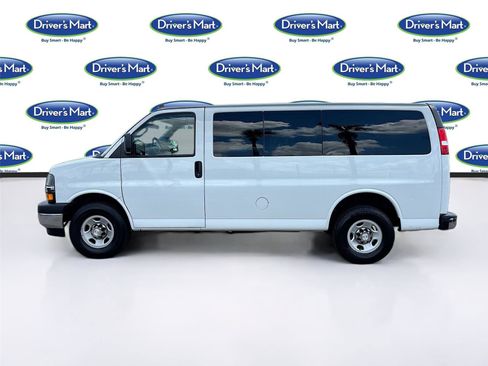 Used 2020 Chevrolet Express 3500 LT w/ LT Preferred Equipment Group RWD image 4