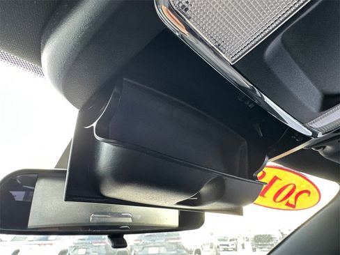 Used 2018 Dodge Charger SXT w/ Blacktop Package image 19