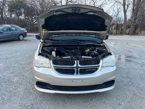 Used 2012 Dodge Grand Caravan SE image 13