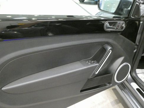 Used 2019 Volkswagen Beetle 2.0T SE FWD image 5
