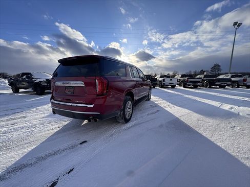 Used 2022 GMC Yukon XL Denali w/ Max Trailering Package AWD/4WD image 4