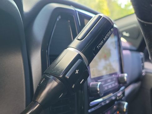 Used 2021 Nissan Titan PRO-4X w/ Pro-4x Convenience Package AWD/4WD image 38