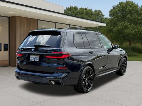Certified 2024 BMW X7 xDrive40i w/ M Sport Package AWD/4WD image 8