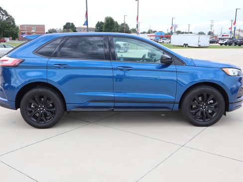 Used 2024 Ford Edge SE w/ Black Appearance Package AWD/4WD image 4