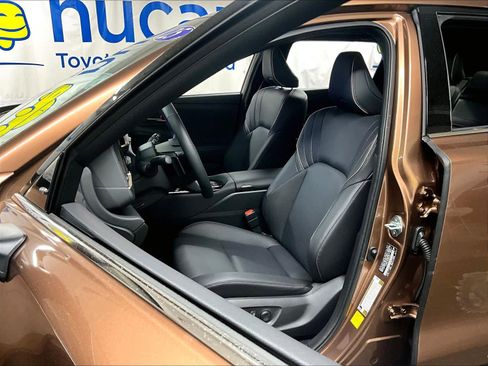 Certified 2025 Toyota Crown Signia image 10