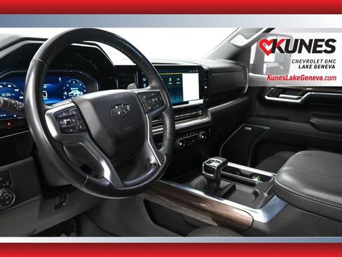 Used 2024 Chevrolet Silverado 1500 LT Trail Boss w/ Convenience Package II AWD/4WD image 17