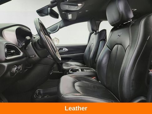 Used 2020 Chrysler Pacifica Touring-L w/ Advanced Safetytec Group AWD/4WD image 11