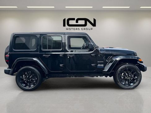 Used 2023 Jeep Wrangler Unlimited Sahara AWD/4WD image 10