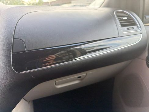Used 2019 Dodge Grand Caravan SXT FWD image 29