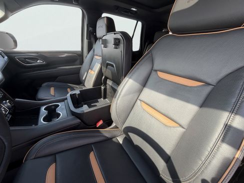 Used 2021 GMC Yukon AT4 w/ Technology Package image 32