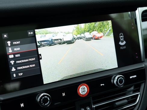 Certified 2025 Porsche Macan image 29