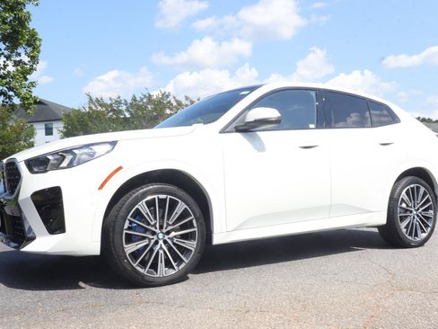 New 2026 BMW X2 xDrive28i w/ Technology Package AWD/4WD image 1