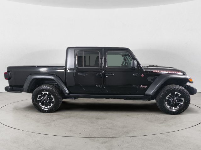 Used 2026 Jeep Gladiator Rubicon w/ Steel Power Dome Hood Package AWD/4WD image 4