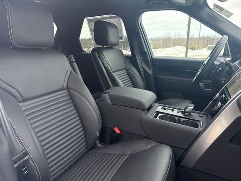 New 2026 Land Rover Discovery S image 16
