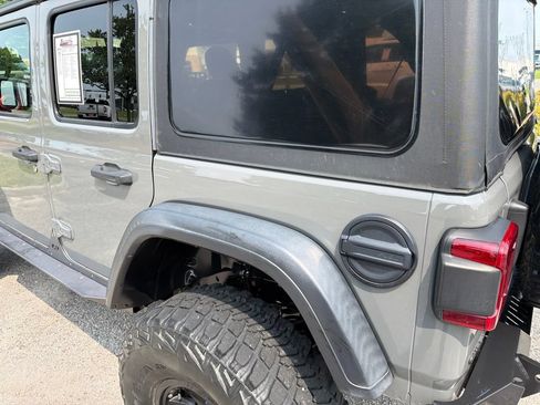 Used 2020 Jeep Wrangler Unlimited Rubicon w/ LED Lighting Group AWD/4WD image 14