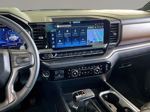 Used 2024 Chevrolet Silverado 1500 High Country w/ High Country Premium Package AWD/4WD image 9