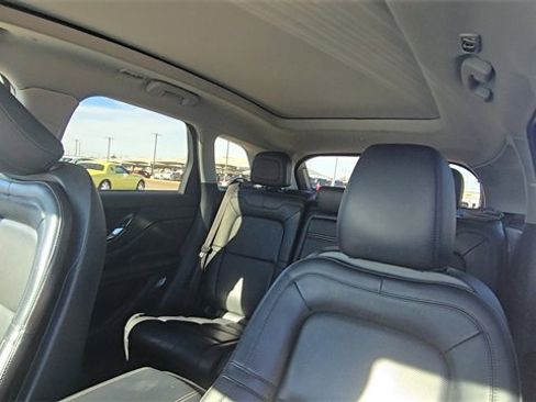 Used 2022 Lincoln Corsair FWD w/ Premium Package image 14