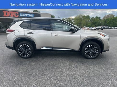 Used 2025 Nissan Rogue Platinum w/ Tech Package AWD/4WD image 3