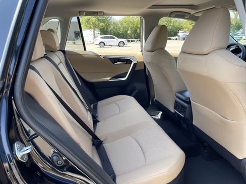 Used 2025 Toyota RAV4 XLE w/ Convenience Package AWD/4WD image 29