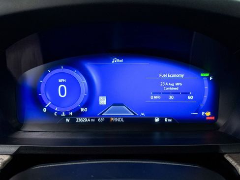 Used 2023 Ford Explorer Platinum w/ Technology Package image 40