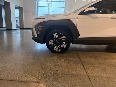Used 2025 Hyundai Kona SEL image 30