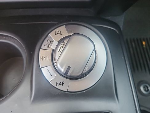 Used 2022 Toyota 4Runner Limited AWD/4WD image 24
