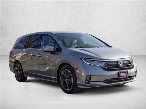 Used 2023 Honda Odyssey Elite image 3