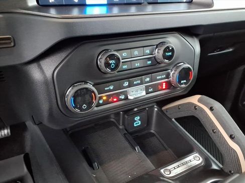 New 2025 Ford Bronco Badlands image 17