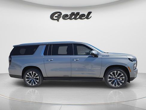 New 2026 Chevrolet Suburban High Country AWD/4WD image 6
