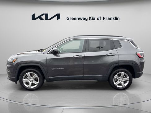 Used 2024 Jeep Compass Latitude w/ Altitude Special Edition image 4