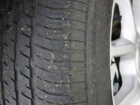 Used 2024 Chrysler Pacifica Touring-L FWD image 14
